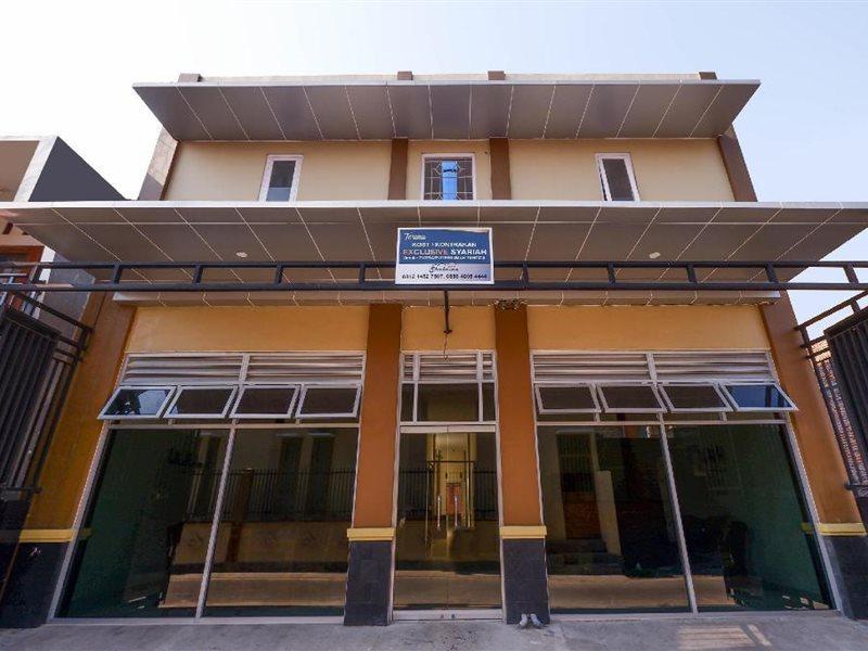 Отель Super Oyo 1506 Shabrina 2 Syariah Surakarta  Экстерьер фото
