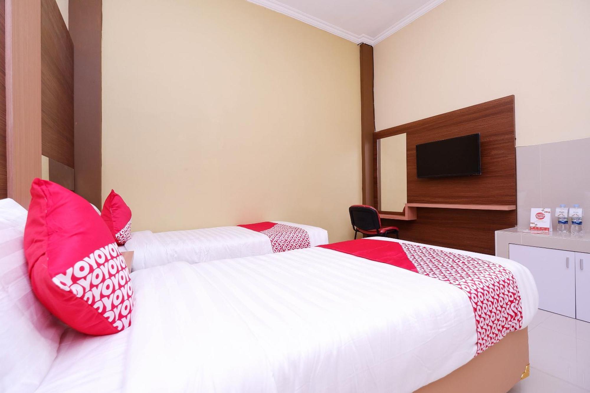 Отель Super Oyo 1506 Shabrina 2 Syariah Surakarta  Экстерьер фото